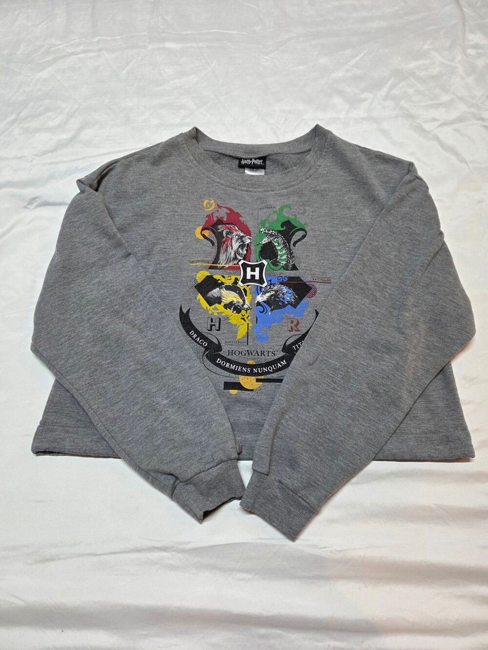 Harry Potter Grey Hogwarts Crest Cropped Sweatshirt